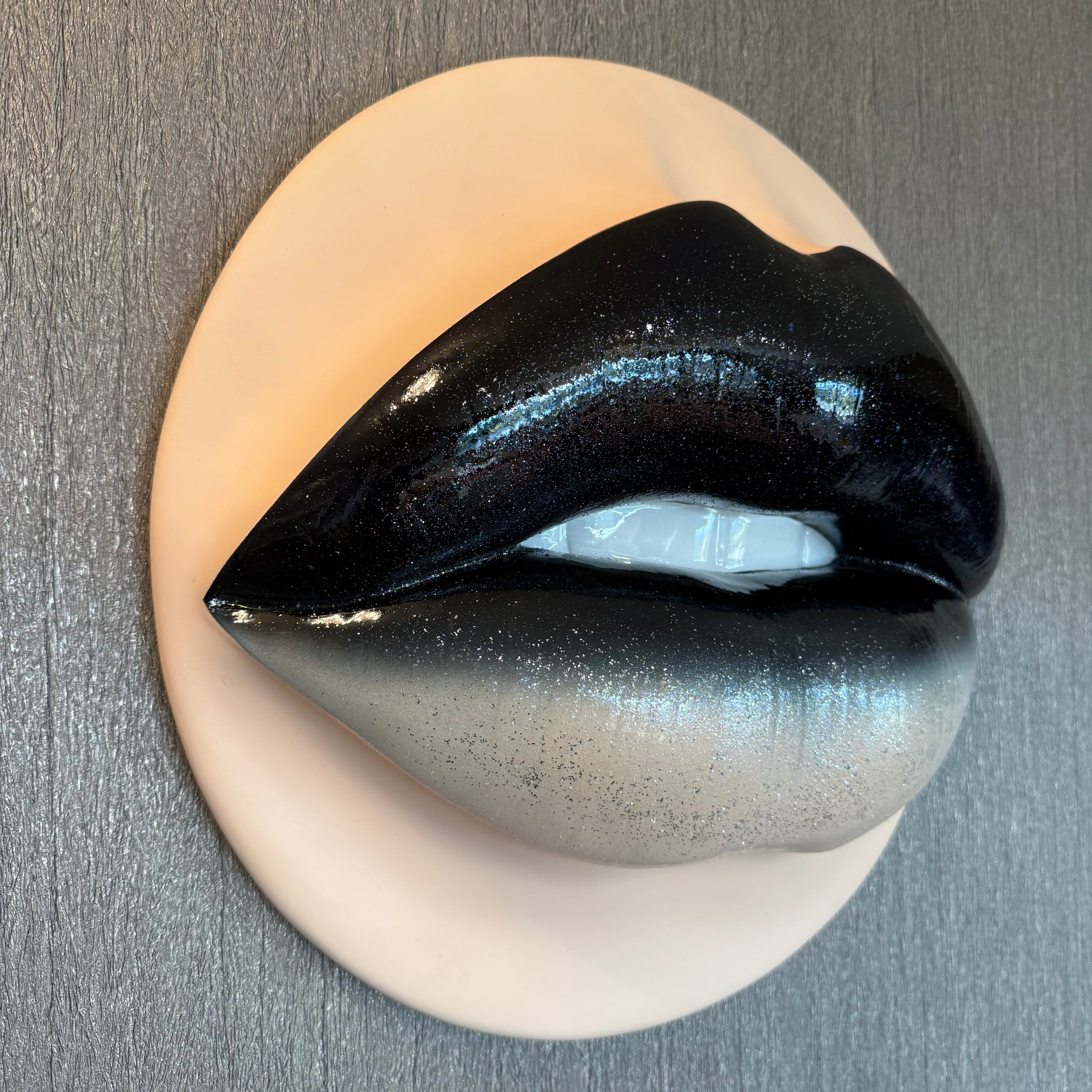 Eclips Parted Lips Sculpture