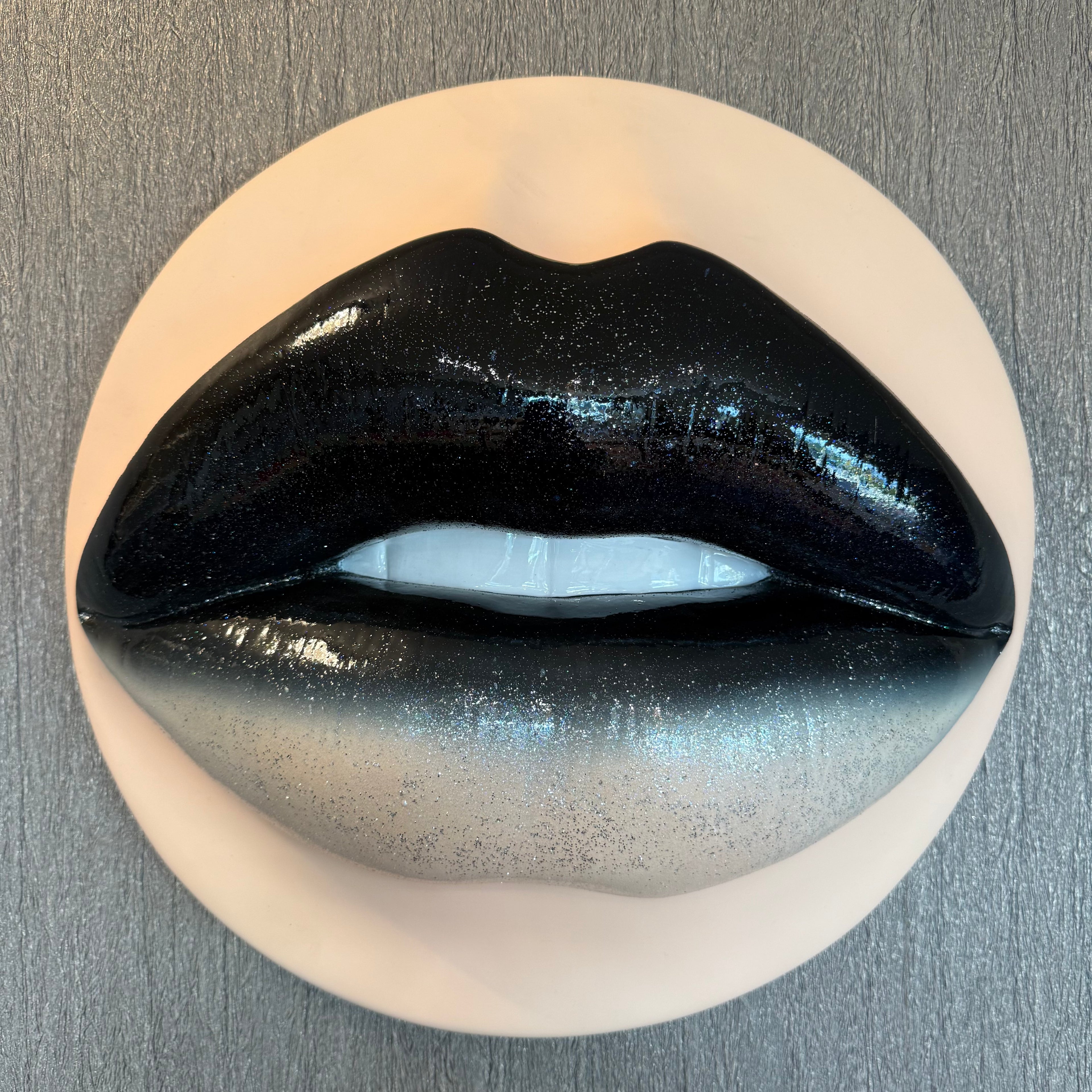 Eclips Parted Lips Sculpture