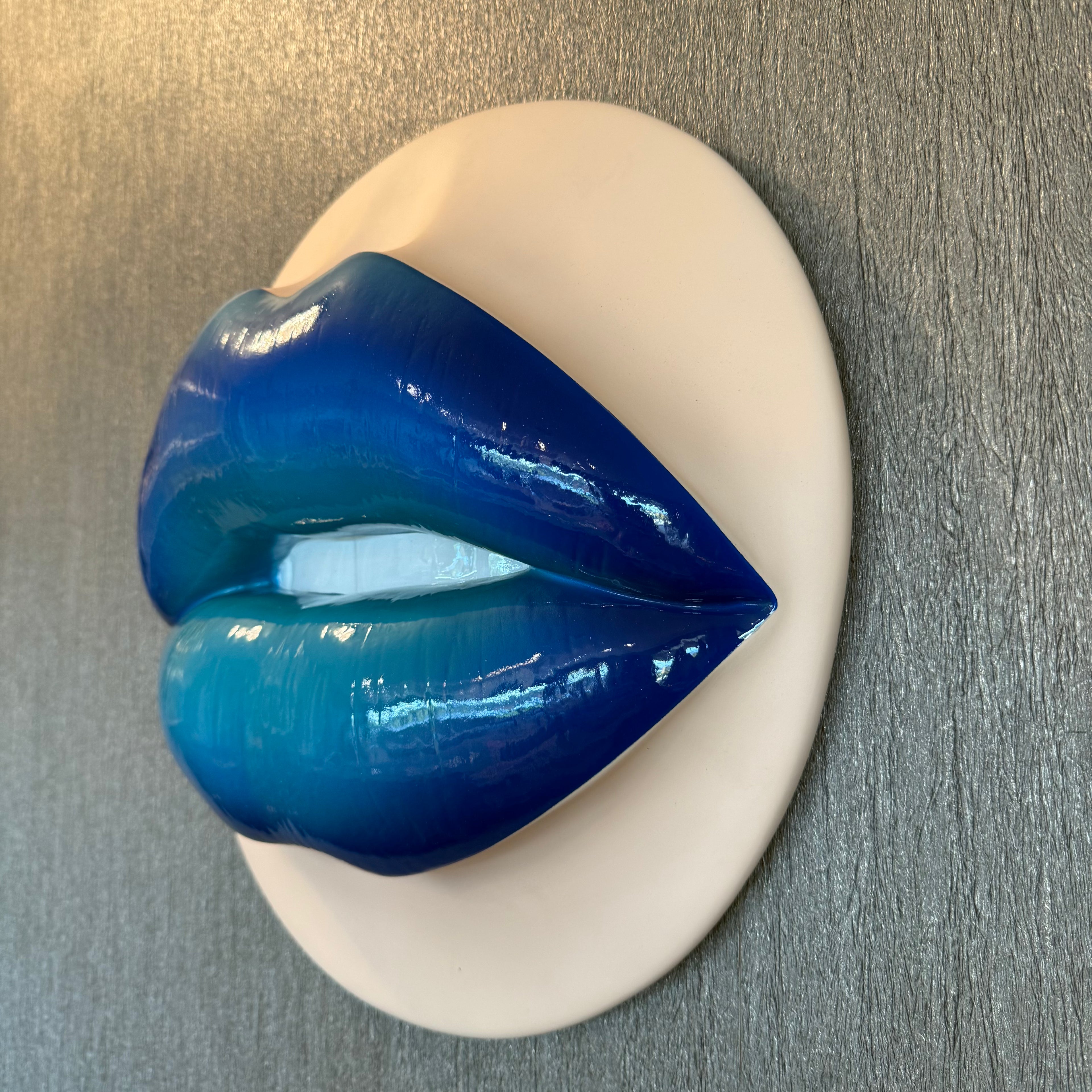 Heart Of The Ocean Parted Lips Sculpture