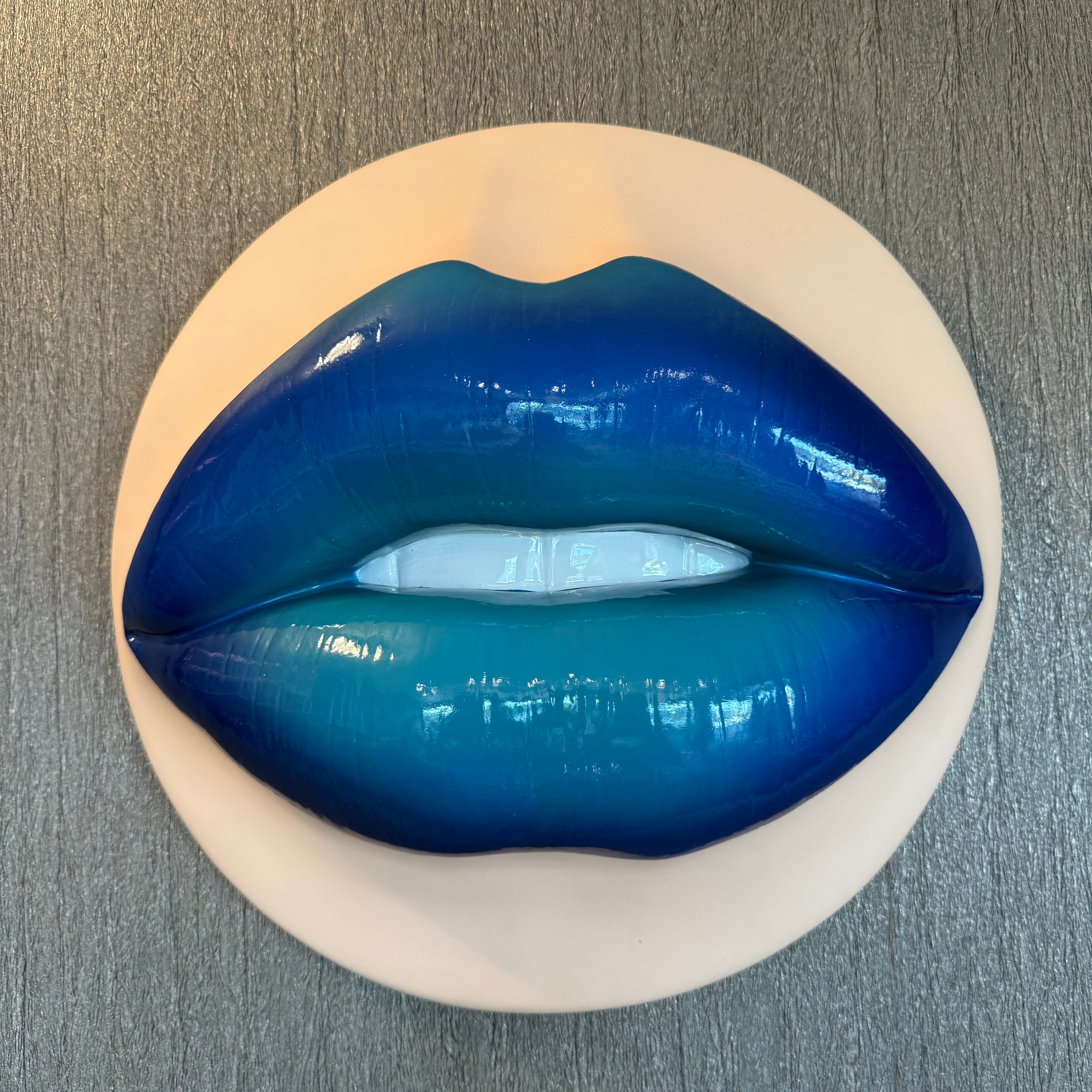 Heart Of The Ocean Parted Lips Sculpture