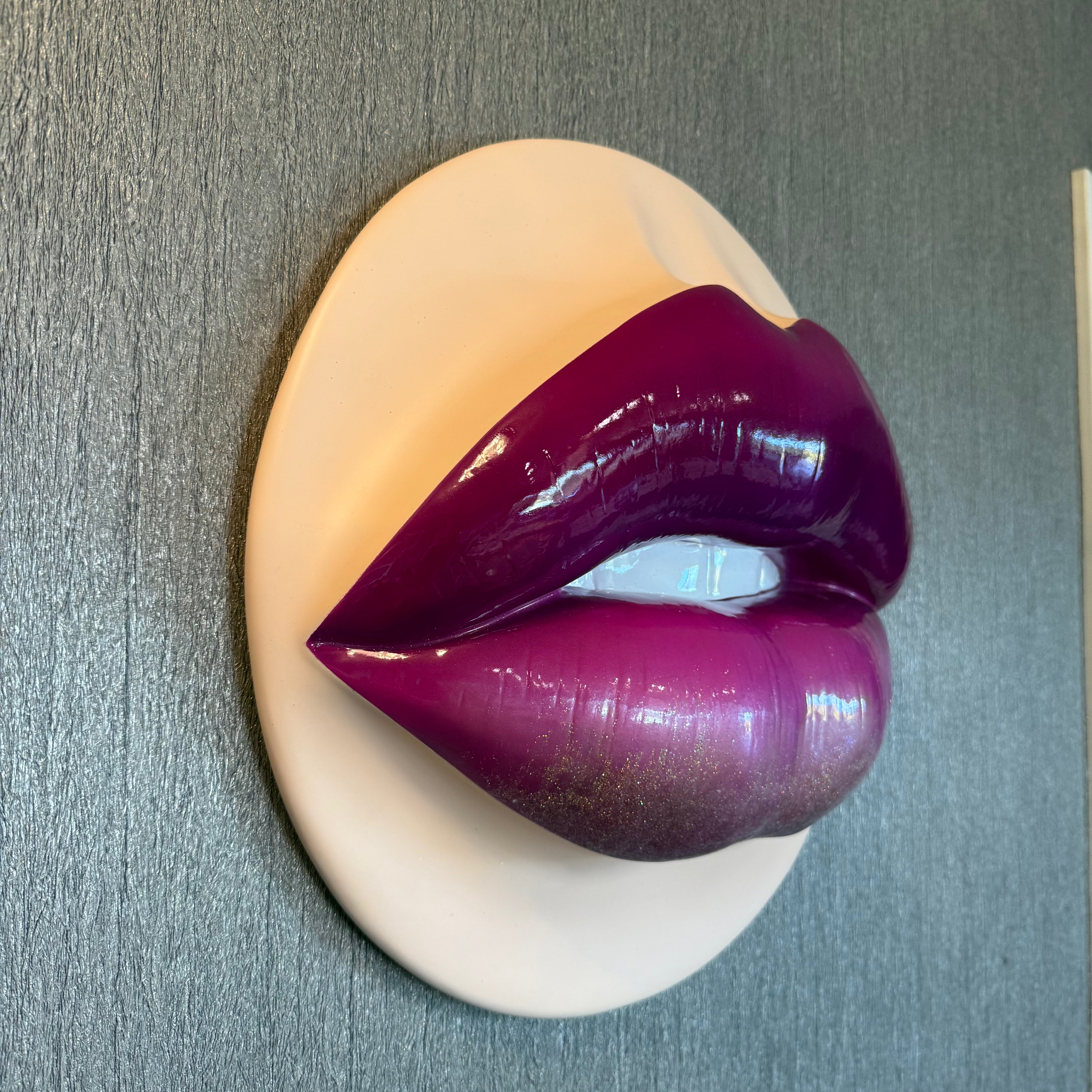 Lucious Parted Lips Sculpture