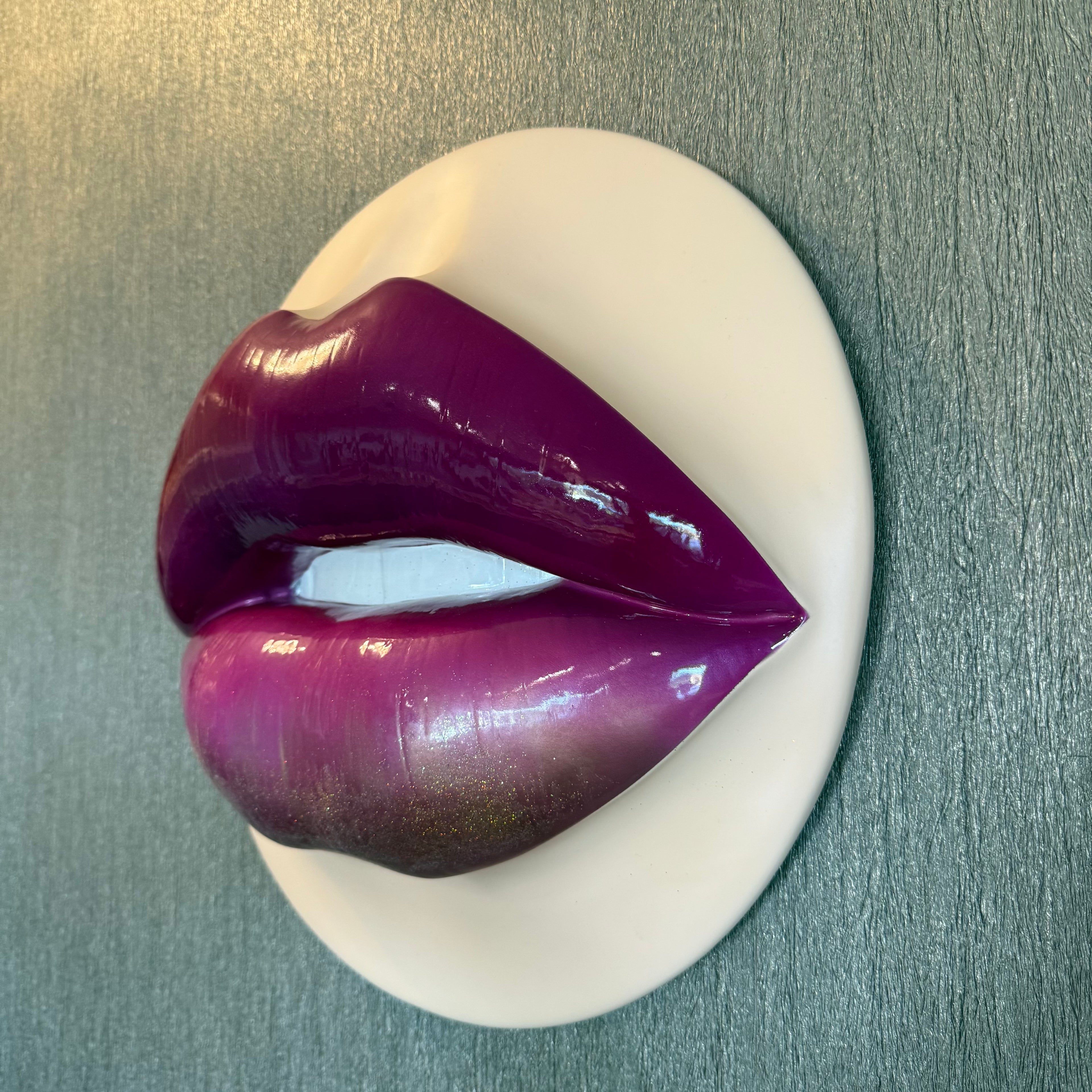 Lucious Parted Lips Sculpture