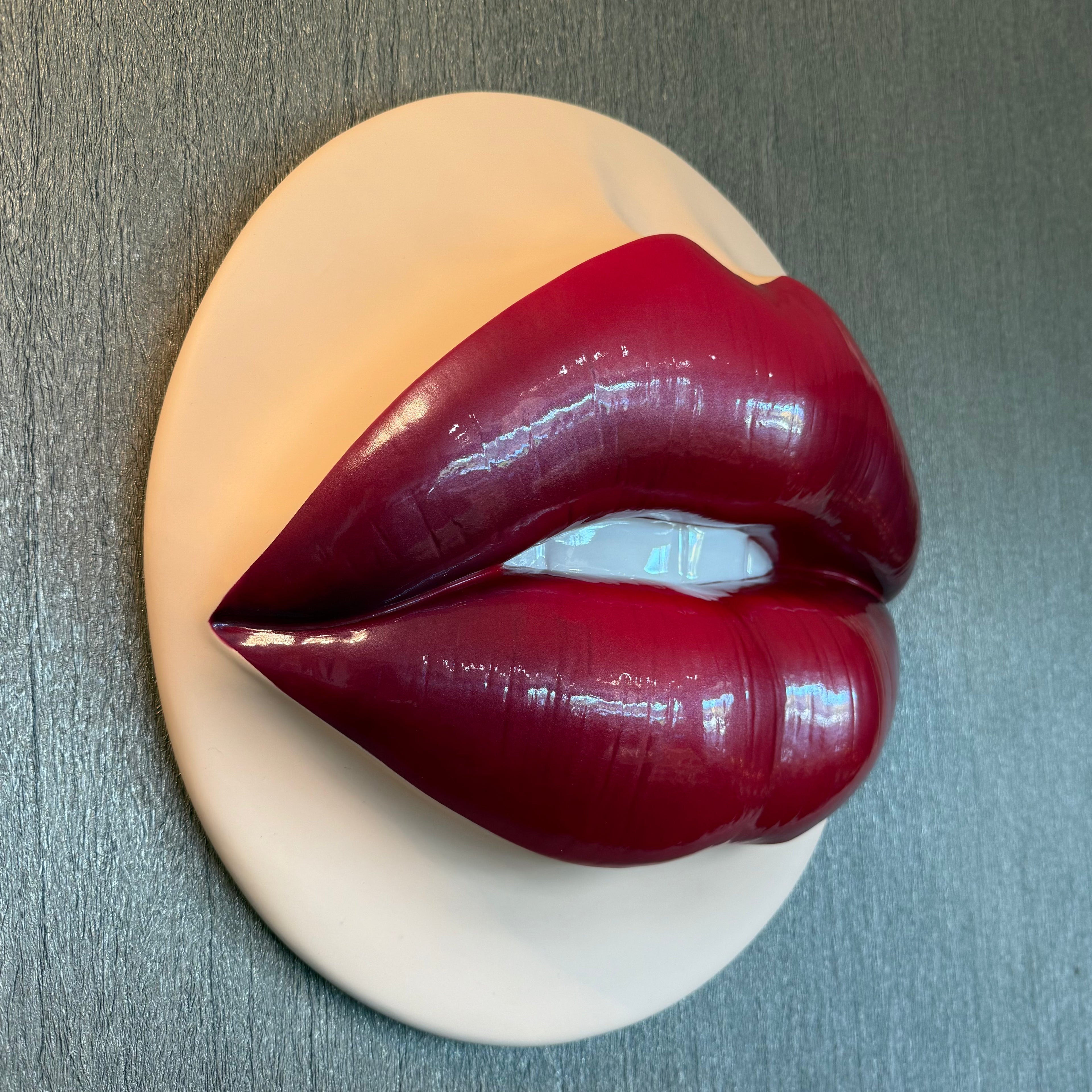 Man Eater Parted Lips Sculpture