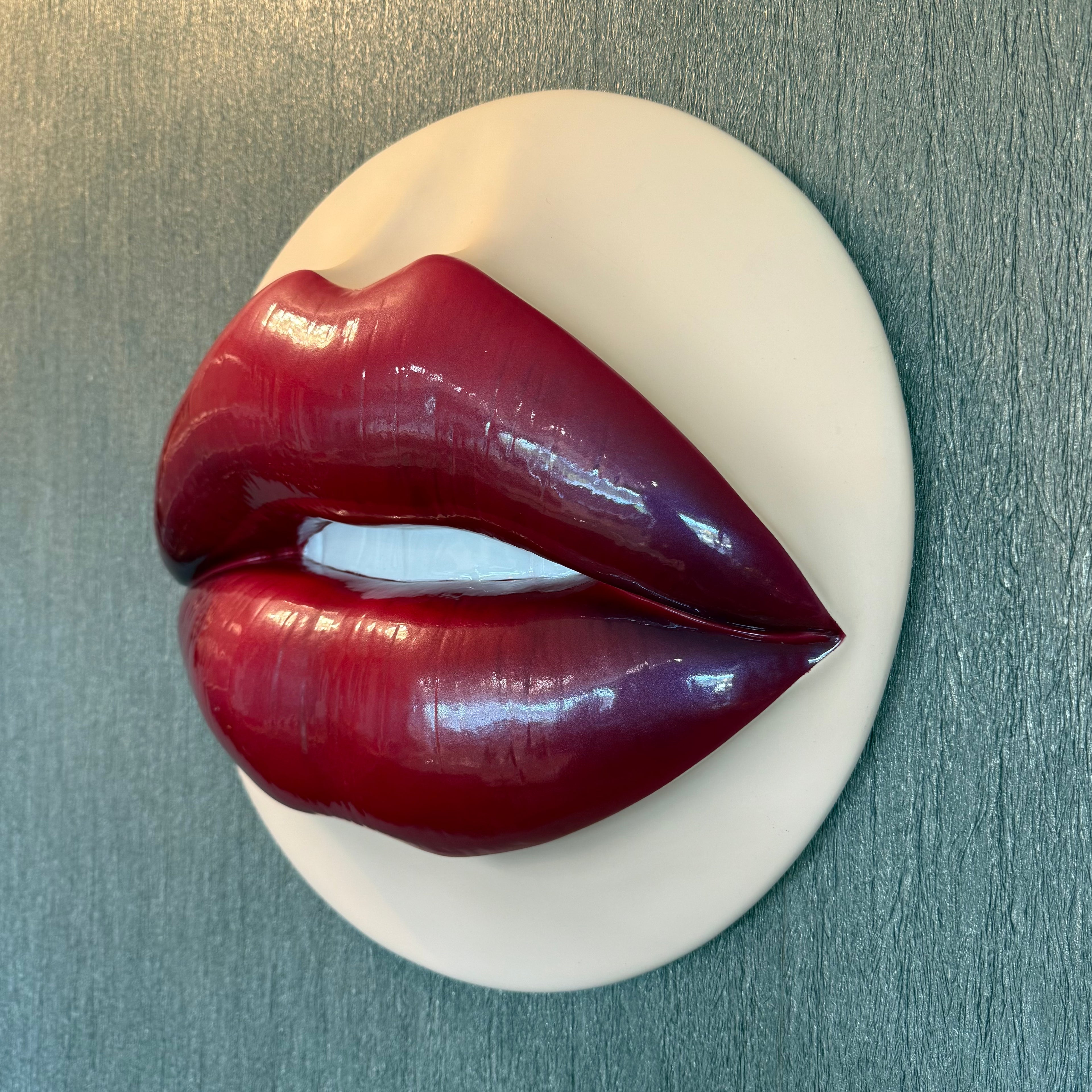 Man Eater Parted Lips Sculpture