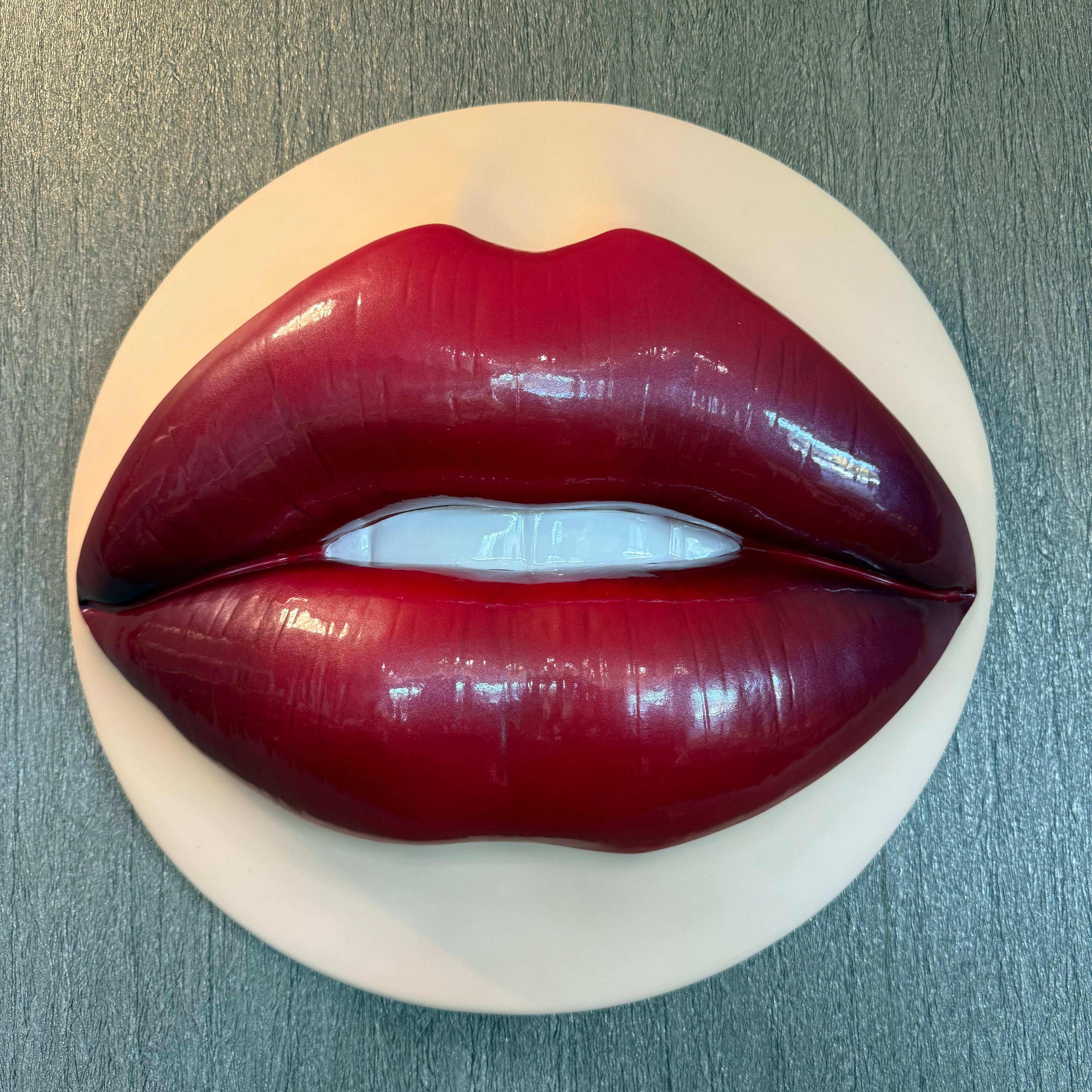Man Eater Parted Lips Sculpture