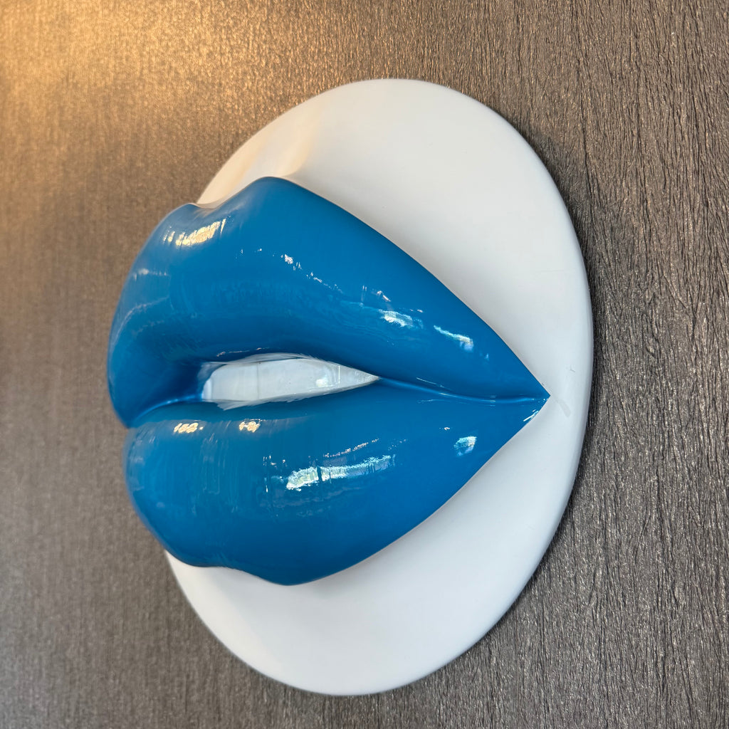 Spectrum Aqua Parted Lips Sculpture