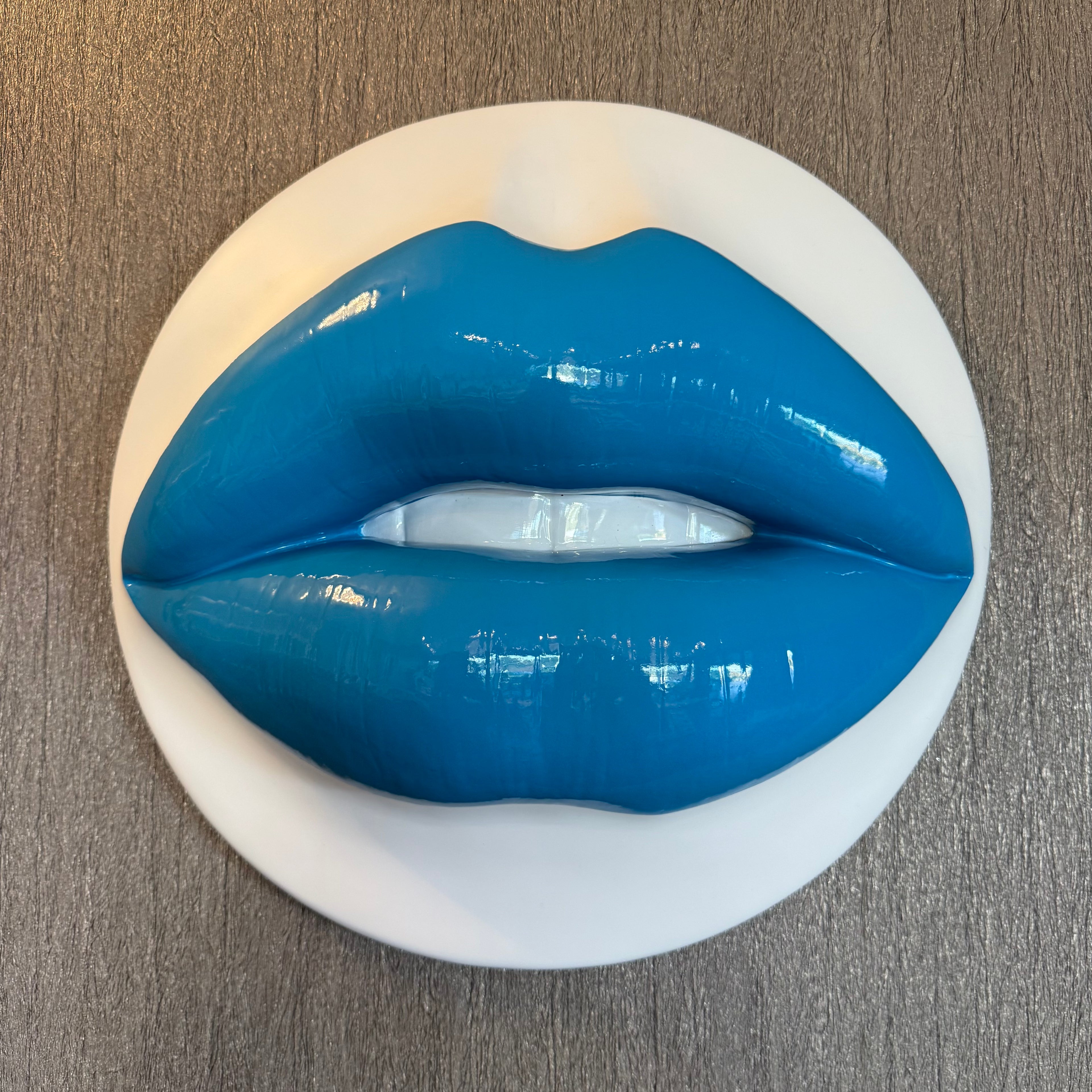 Spectrum Aqua Parted Lips Sculpture