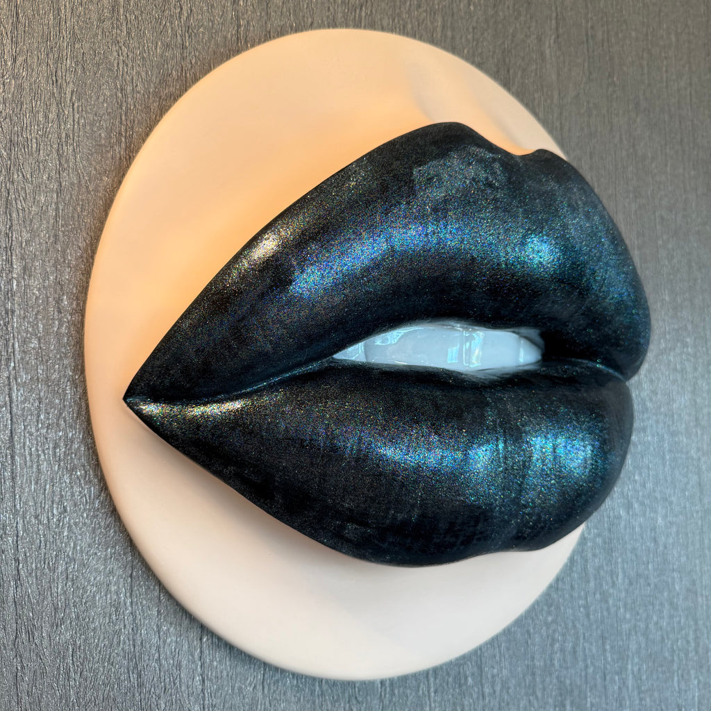 Star Dust Parted Lips Sculpture