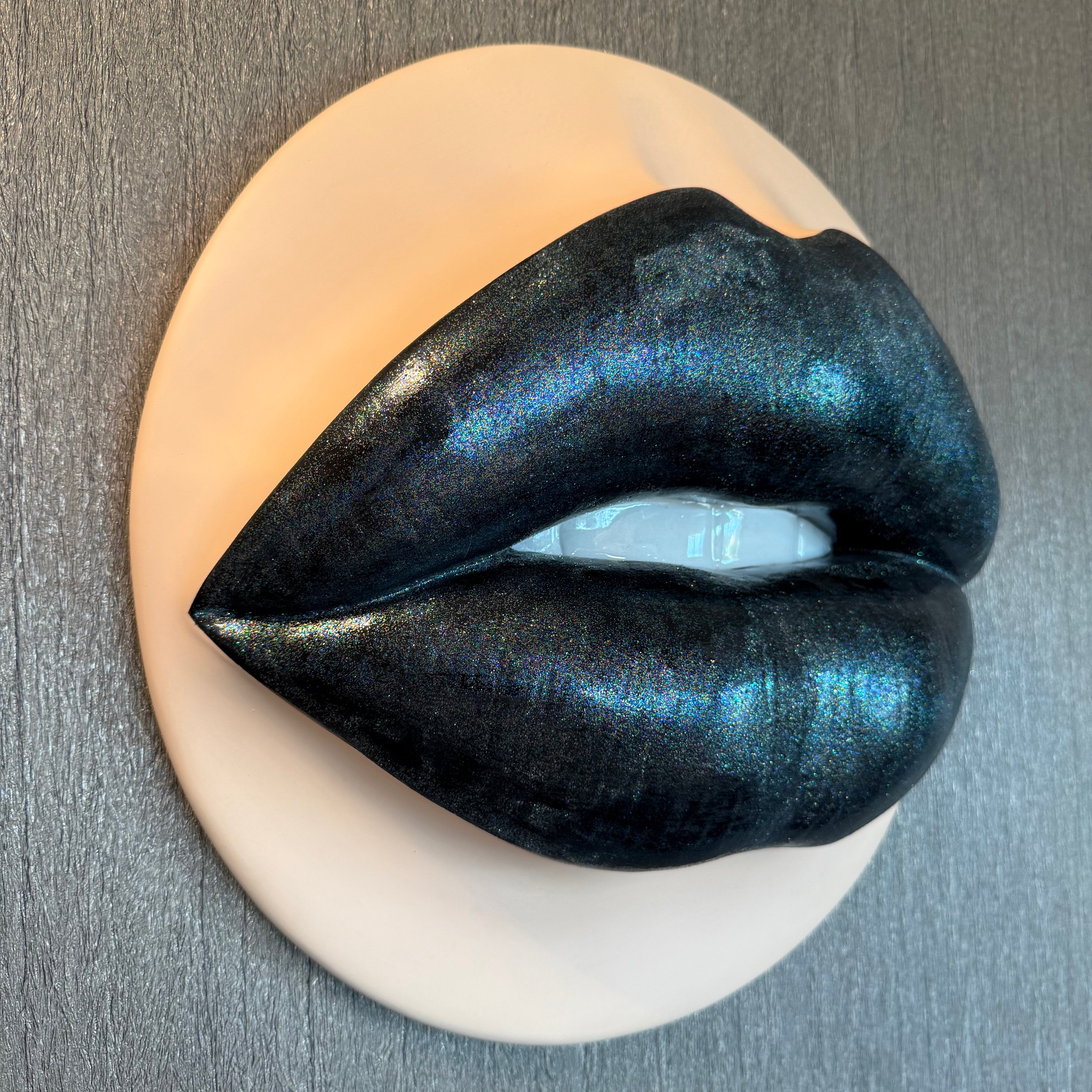 Star Dust Parted Lips Sculpture