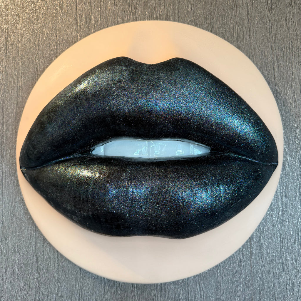Star Dust Parted Lips Sculpture